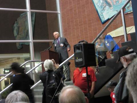 Tom Speaking